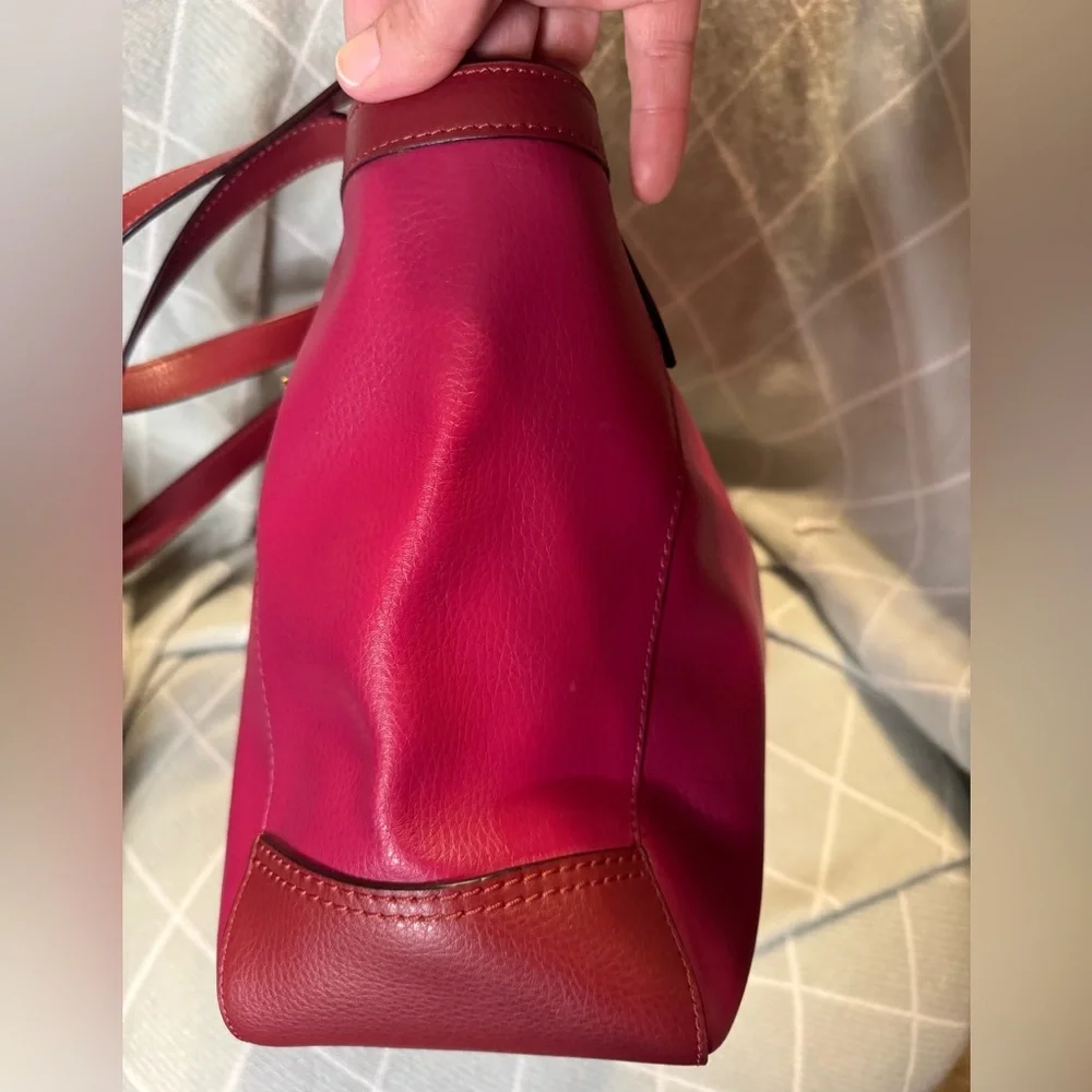 Coach - Tote 27 Colorblock w/Horse & Carriage 2021
EUC - Pebbled Leather - Picture 3 of 14